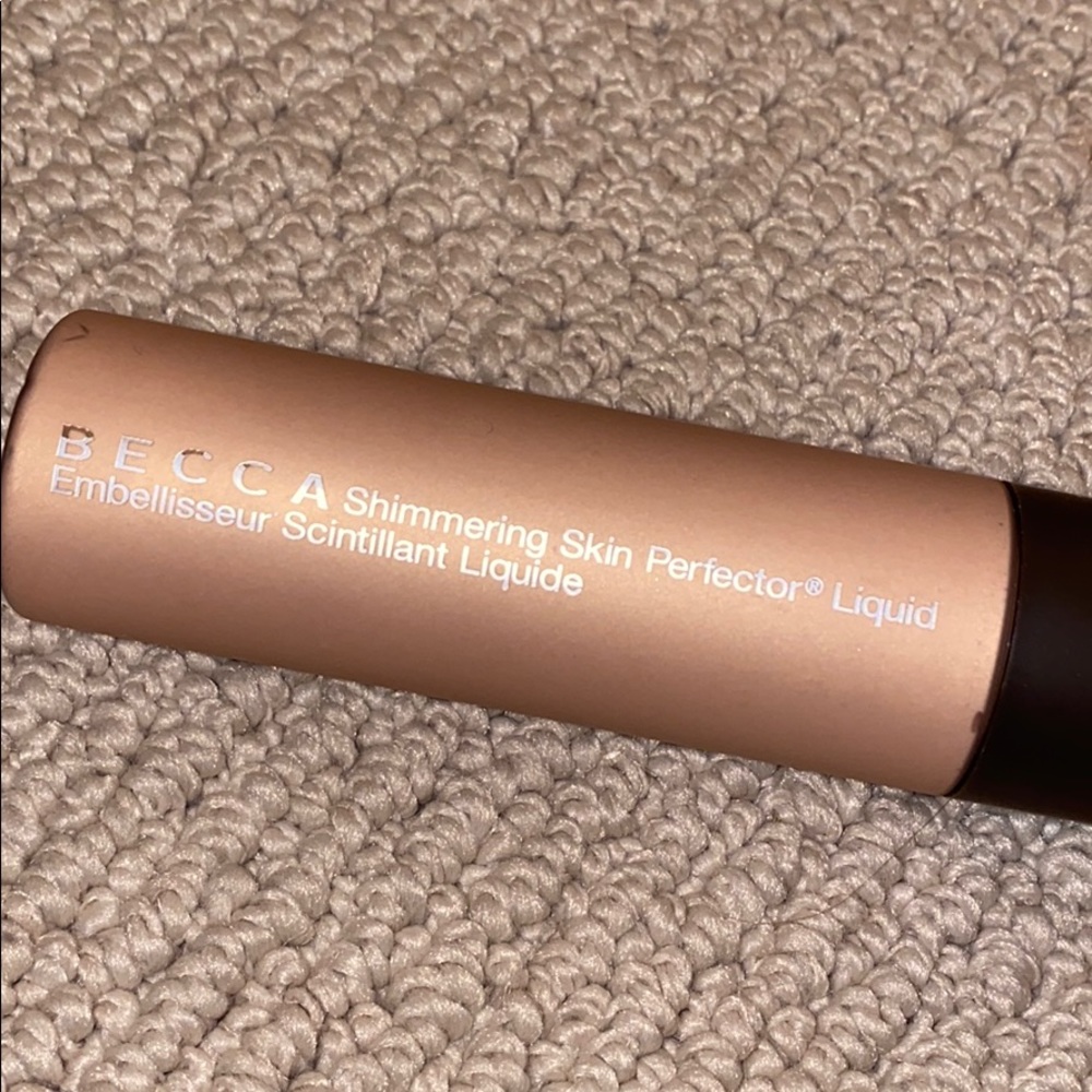 Becca champagne pop brand new